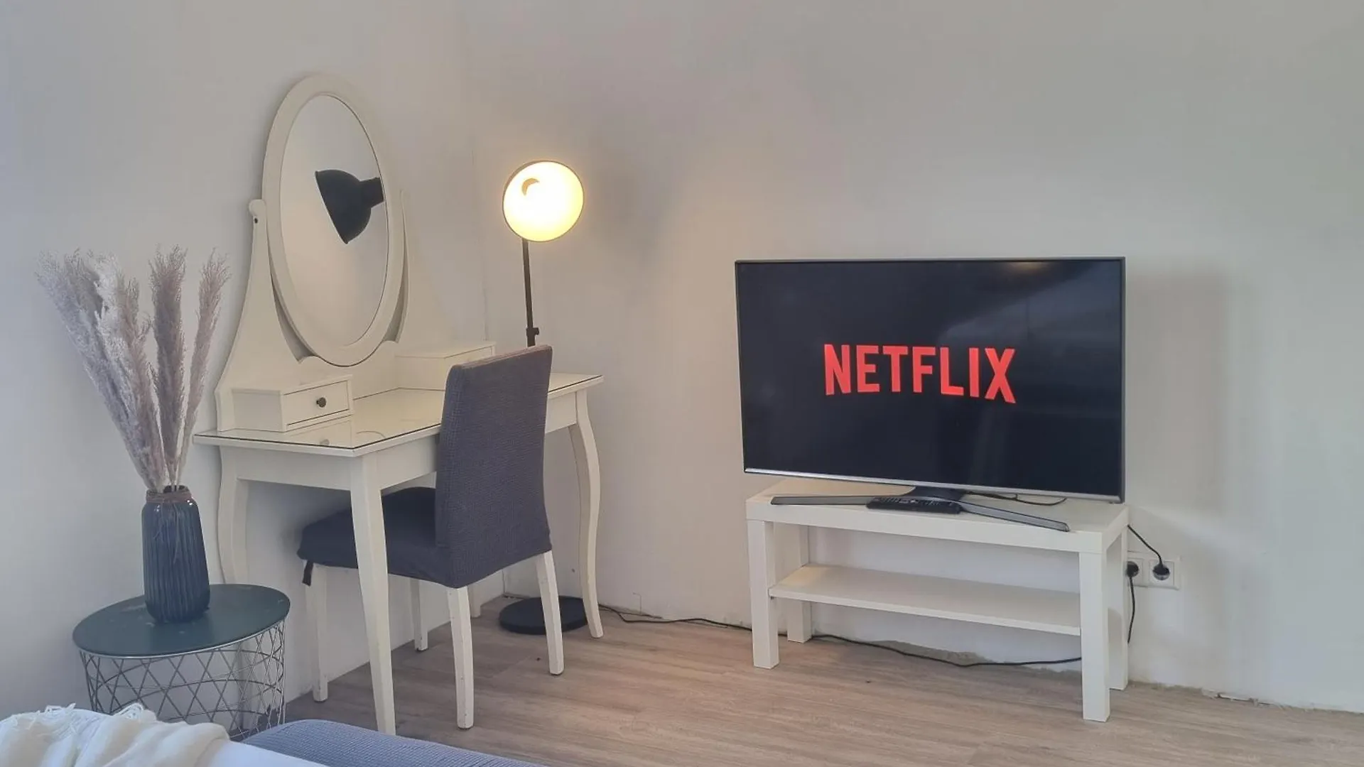 אמסטרדם Charming Rooms With View 0*,  הולנד
