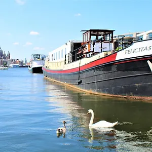  Bateau-hôtel Felicitas